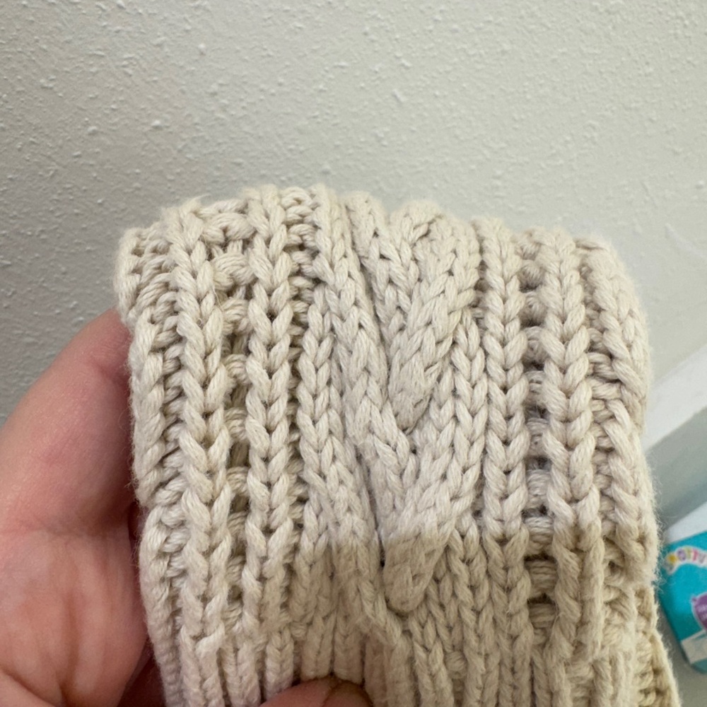 🌸GAP 5-T Cable Knit Beige Sweater Boys - Picture 9 of 9